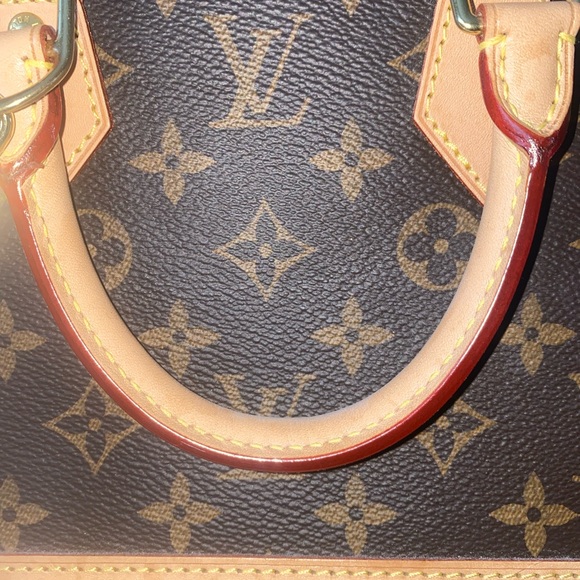 Louis Vuitton Alma BB bag - Picture 11 of 15